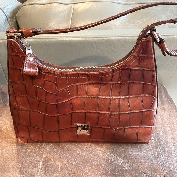 Dooney & Bourke Handbags - Vintage Dooney and Bourke Hobo bag